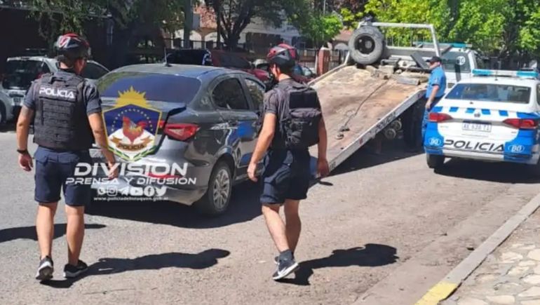 Le dijo a la Policía que manejaba un auto prestado pero era robado