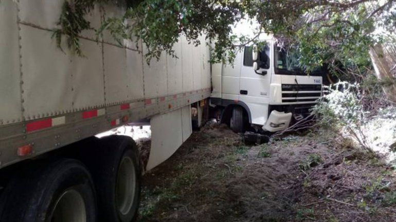 Otro camionero chileno se accidentó en el paso Samoré