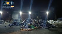  La mujer admitió que introdujo el bebé en una bolsa de basura y lo arrojó un contenedor.