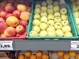 Los valores que paga el consumidor español sobre las maznanas, se mantienen al alza. Los valores que paga el consumidor español sobre las maznanas, se mantienen al alza.