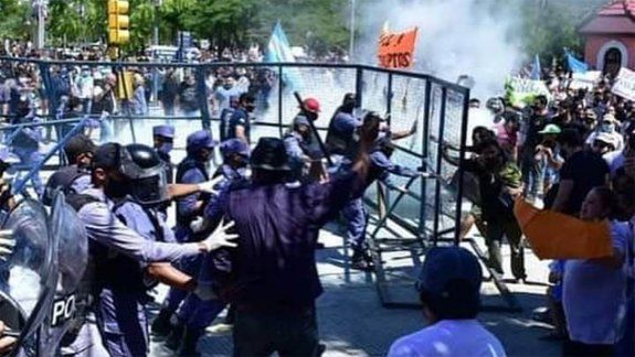 Formosa: protestas y enfrentamientos por el regreso a la fase 1