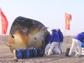 La tripulación había arribado a la estación espacial china en abril para una misión de más de seis meses. La tripulación había arribado a la estación espacial china en abril para una misión de más de seis meses.