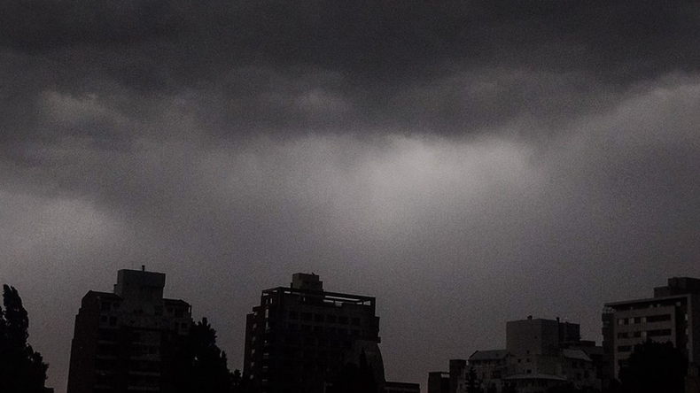 El Servicio Meteorológico Nacional (SMN) emitió alerta amarillo por tormenta en la mayor parte de Neuquén. | LM Neuquen El Servicio Meteorológico Nacional (SMN) emitió alerta amarillo por tormenta en la mayor parte de Neuquén.