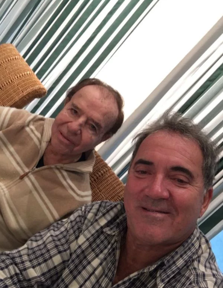 Carlos Menem en su cumpleaños número 86 junto a Marcelo Open, su amigo desde la primera presidencia.