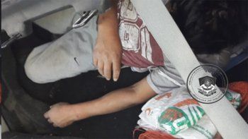 intento ingresar a neuquen en el baul de un auto intento ingresar a neuquen en el baul de un auto