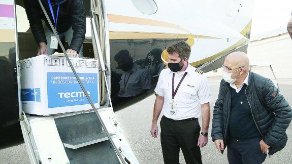 Los insumos llegaron a través de los vuelos a Buenos Aires.