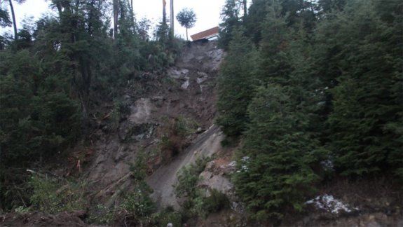 Aseguran que el deslave sobre Ruta 40 ocurrió por el manejo del agua