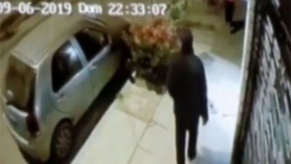 Los rompevidrios robaron dos autos en diez días