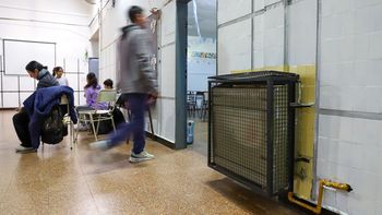 tomaron una escuela por perdidas de gas: denuncian que estudiantes se descompusieron en clase tomaron una escuela por perdidas de gas: denuncian que estudiantes se descompusieron en clase