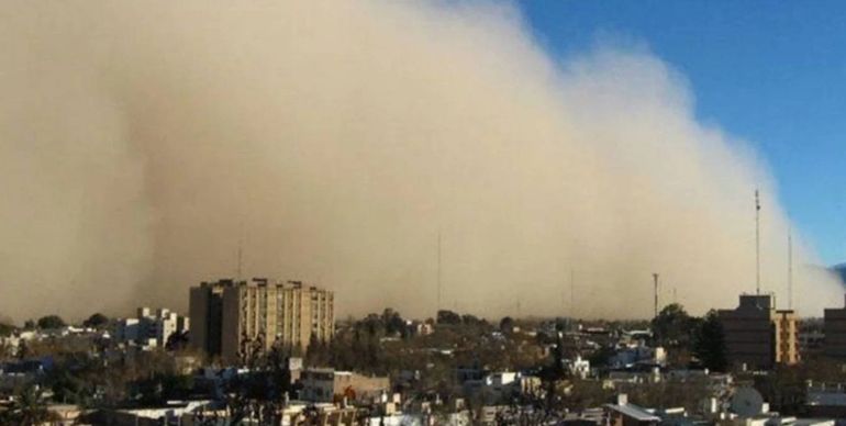 El SMN informó que en la provincia de Mendoza rige una alerta por viento Zonda que podrá alcanzar velocidades de entre 30 y 50 km/h, y ráfagas de alrededor de 70 km/h. Foto: Google.