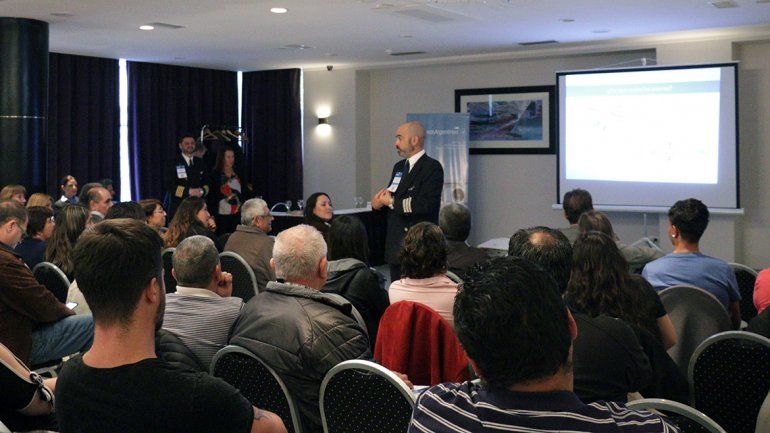 Aerolíneas Argentinas capacitó a 70 neuquinos para que no tengan miedo a volar