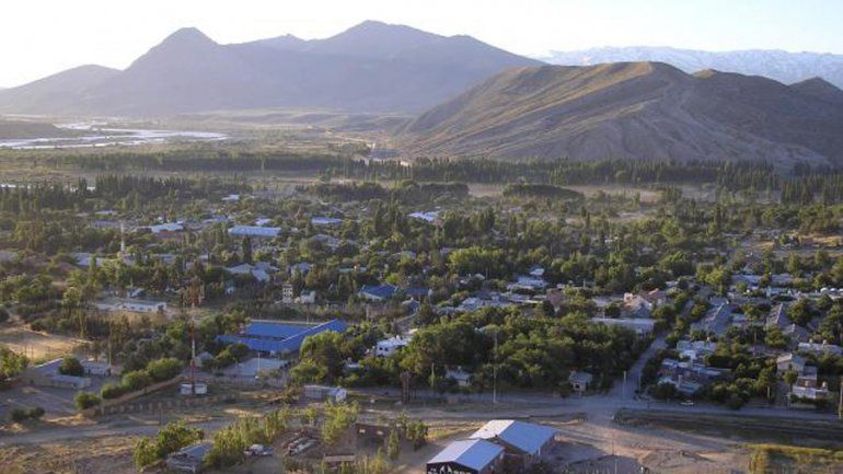 Cortan el agua hasta la tarde por turbidez en el río Curí Leuvú
