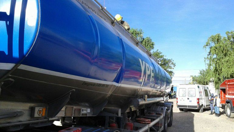 Le amputaron los brazos al operario que le explotó la cisterna de YPF