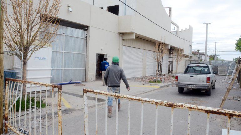 Desde hace unos días se trabaja en la demolición de parte de la Cooperativa Obrera