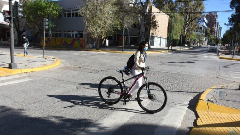 El centro neuquino en las primeras horas de la restricción de circulación.