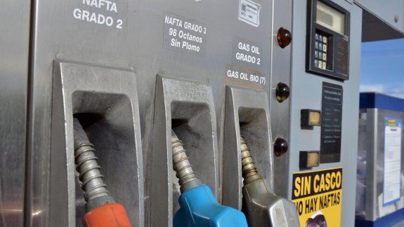El Gobierno analiza subir los combustibles nuevamente