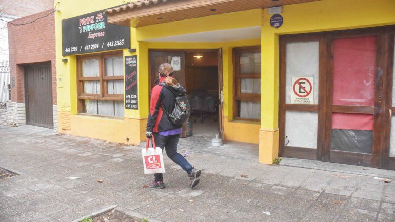 Los ladrones rompieron la puerta y se llevaron una caja fuerte.