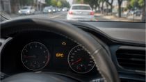 Qué significa el ícono EPC en el tablero del auto. Foto: IA Qué significa el ícono EPC en el tablero del auto. Foto: IA