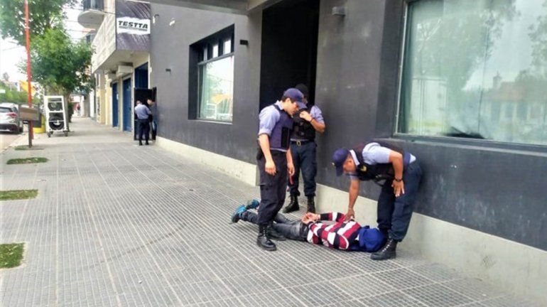 Por tres intentos de robo en Cipolletti, deberá pasar las Fiestas tras las rejas