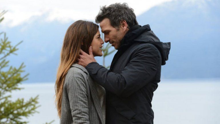 El esperado primer beso entre Calu y Facundo Amador