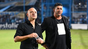 Favio Orsi y Sergio Gómez son la dupla técnica que dirige a Platense. 