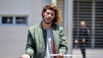 al dejar la carcel, el hijo de la fiscal dijo que es inocente