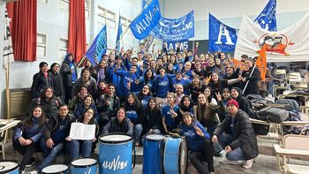 Los estudiantes nucleados en la Federación Universitaria del Comahue vienen impulsando, junto con los gremios de docentes y no docentes, protestas y reclamos activos por un mayor presupuesto para garantizar el funcionamiento de la UNCo. Los estudiantes nucleados en la Federación Universitaria del Comahue vienen impulsando, junto con los gremios de docentes y no docentes, protestas y reclamos activos por un mayor presupuesto para garantizar el funcionamiento de la UNCo.