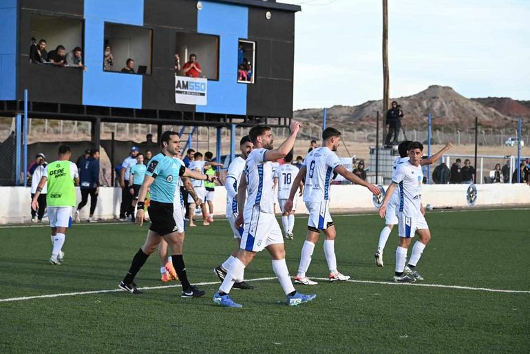 Agónica victoria de Deportivo Rincón sobre Cipo en la última del partido