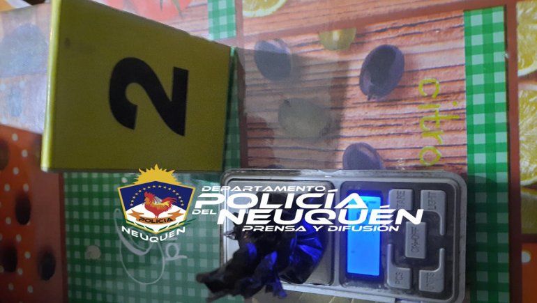 La Policía de Neuquén logró desarticular a una banda dedicada a la venta de drogas.