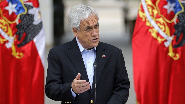 Piñera afirma que videos de la represión son falsos