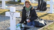 padres de soldados caidos reclaman al gobierno viajar a las malvinas padres de soldados caidos reclaman al gobierno viajar a las malvinas