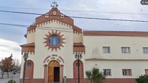 La iglesia sufrió daños en sus vitrinas. La iglesia sufrió daños en sus vitrinas.