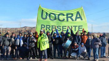 una llamada de uocra nacional detuvo el bloqueo a yacimientos una llamada de uocra nacional detuvo el bloqueo a yacimientos