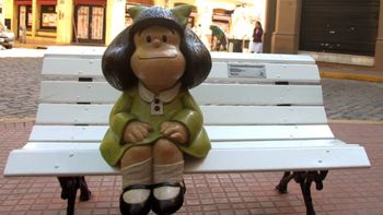 La escultura que instalan en el Polo de Emprendedores de Río Gallegos es muy similar a la que está en el barrio porteño de San Telmo. La escultura que instalan en el Polo de Emprendedores de Río Gallegos es muy similar a la que está en el barrio porteño de San Telmo.