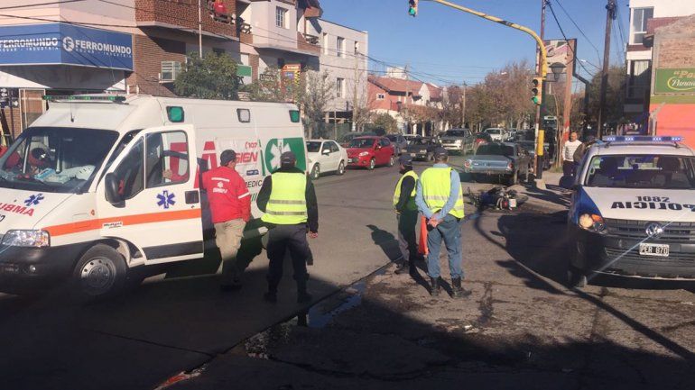 Dos heridos en un choque entre un auto y una moto