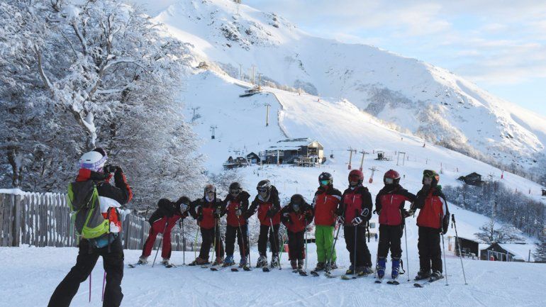 Se hizo esperar: la nieve transformó el paisaje en la cordillera neuquina.