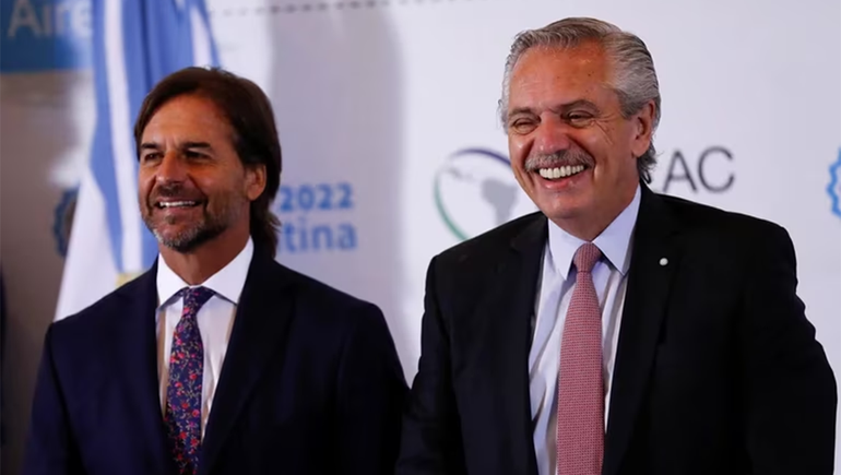 Lacalle Pou criticó los dichos de Massa sobre Uruguay: Disneylandia