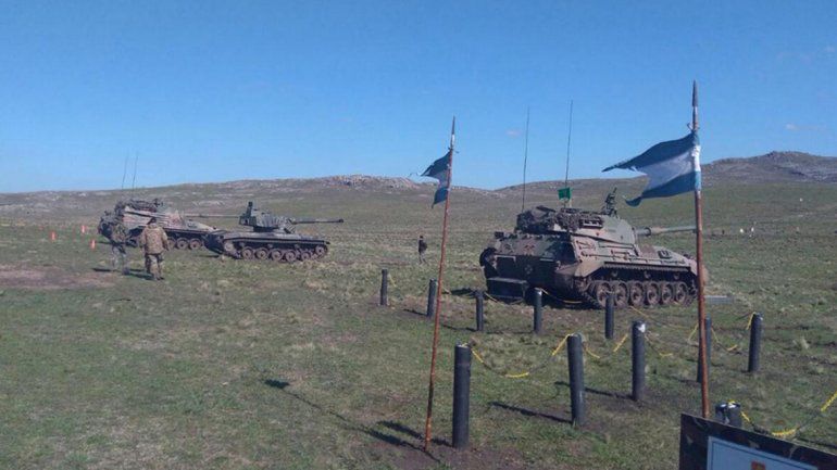 Un tanque de guerra arrolló a una ambulancia: un muerto y cuatro heridos