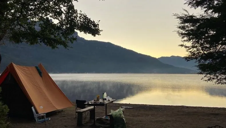 Por un accidente, una niña está internada en Neuquén y buscan a sus padres con urgencia