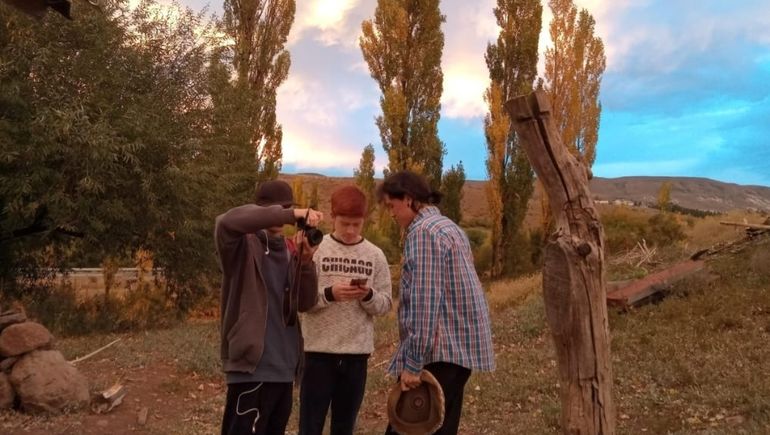 Los estudiantes que hacen cine con una leyenda del norte neuquino