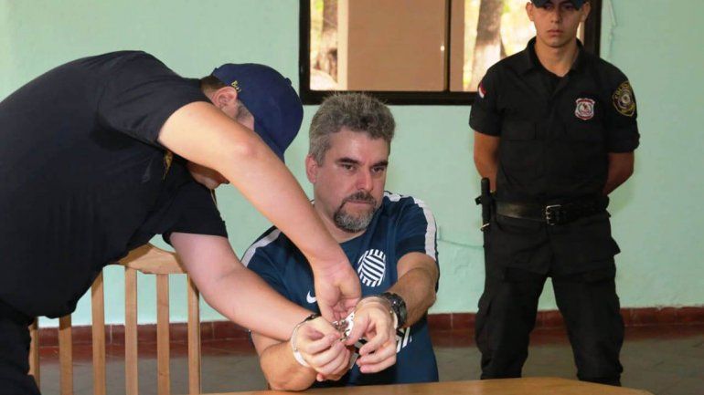 Asesinó a una chica para no ser extraditado a su país