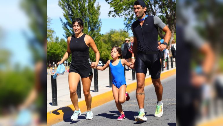 El Triatlón de la Confluencia fue un éxito y quedó en manos del multicampeón azuleño Gerónimo Dhereté