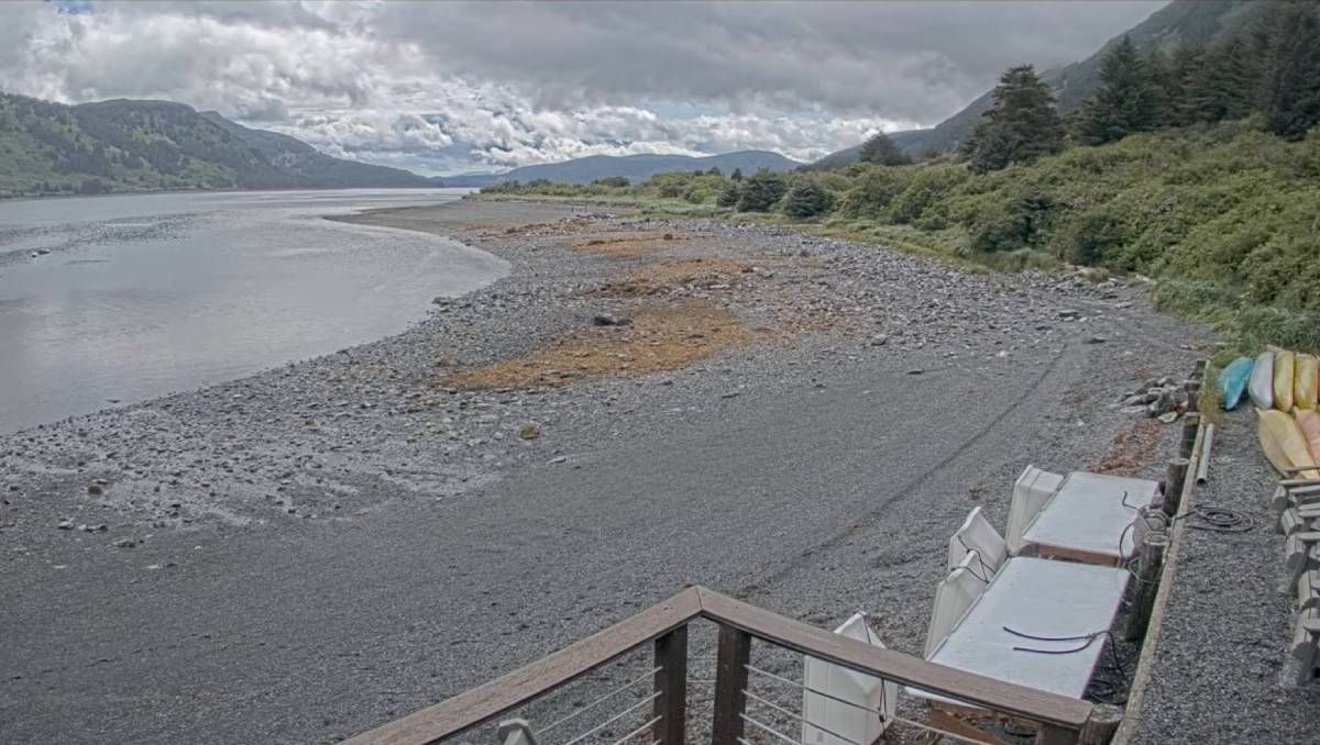 El agua se retiró considerablemente de la costa en las últimas horas.