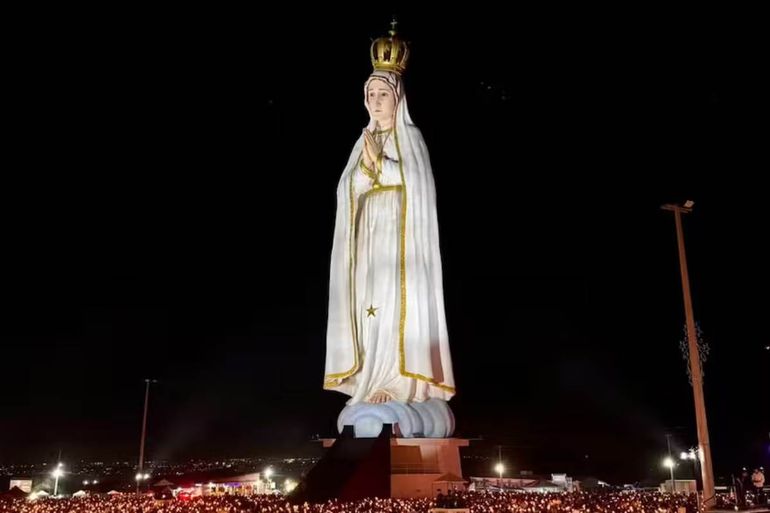 Se trata de una imagen de la Virgen de Fátima