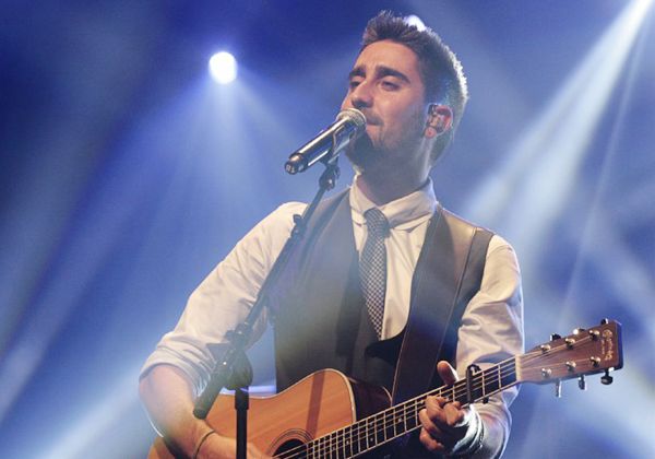 Al servicio  de la canción