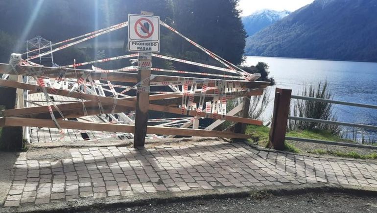 Clausuraron el puente peatonal del Río Correntoso
