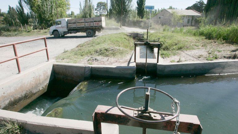 Los chacareros quieren al menos 10 años de concesión de riego.