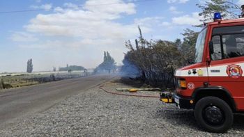 ario Las llamas se iniciaron en una chacra a 3,5 kilómetros de Dolavon, en Chubut. ario Las llamas se iniciaron en una chacra a 3,5 kilómetros de Dolavon, en Chubut.