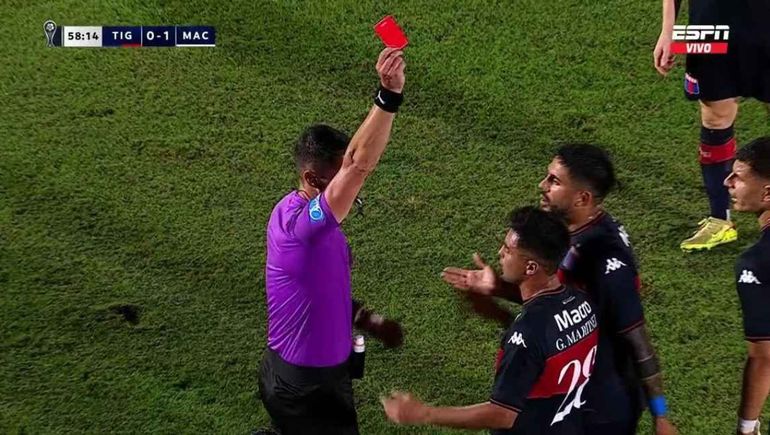 Pity Martínez fue expulsado por Copa Sudamericana.