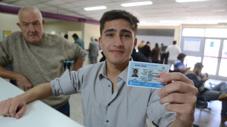 Los requerimientos para obtener el registro nacional de conducir no dan respiro al municipio de Neuquén.